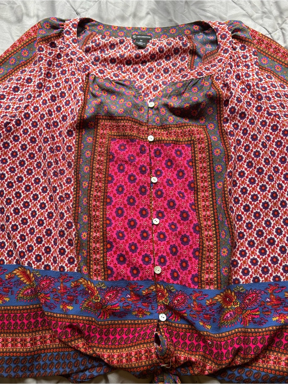 💚3/$25 2X new directions Floral Print Blouse in Red, Purple & White